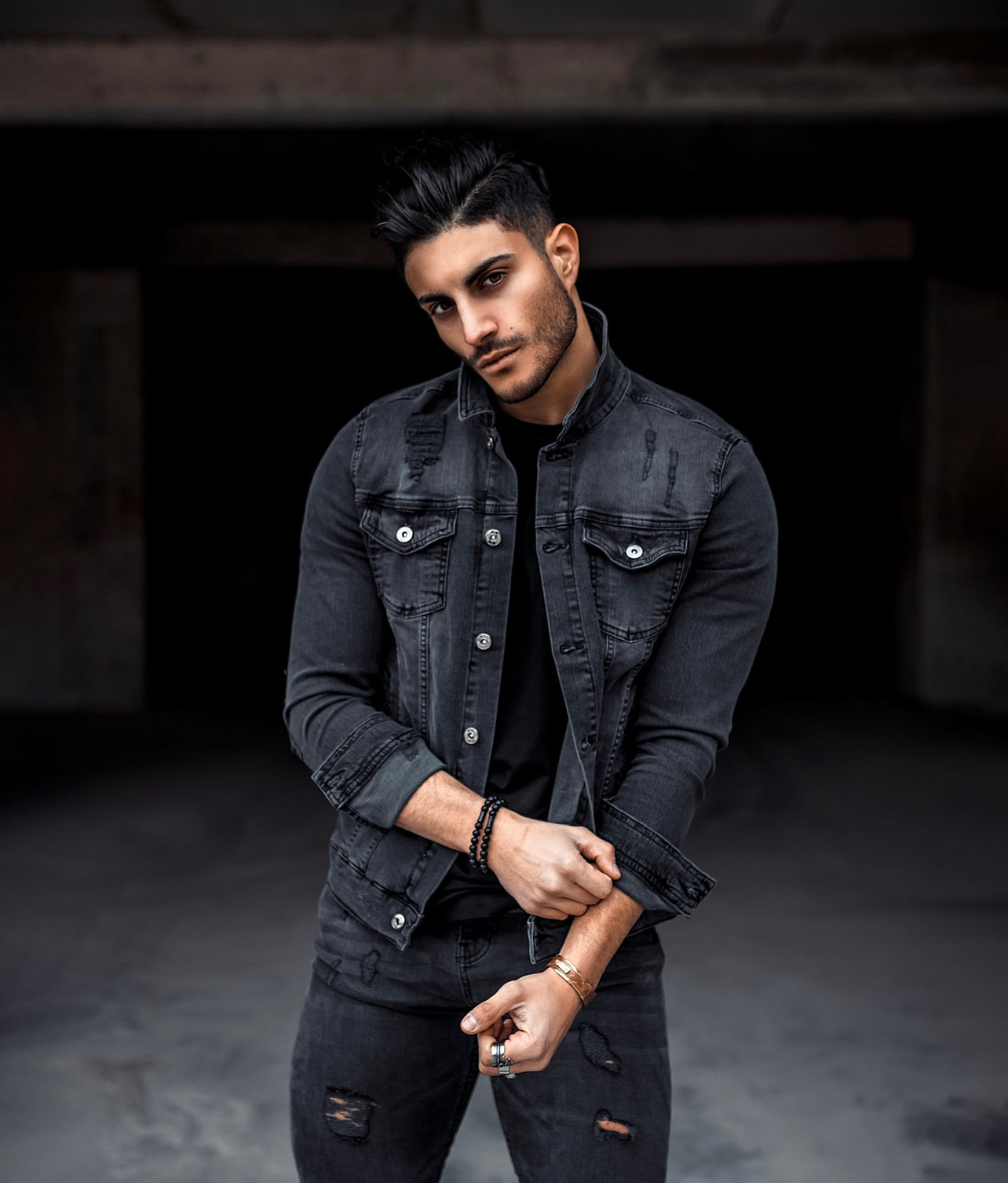 GREY DISTRESSED DENIM JACKET