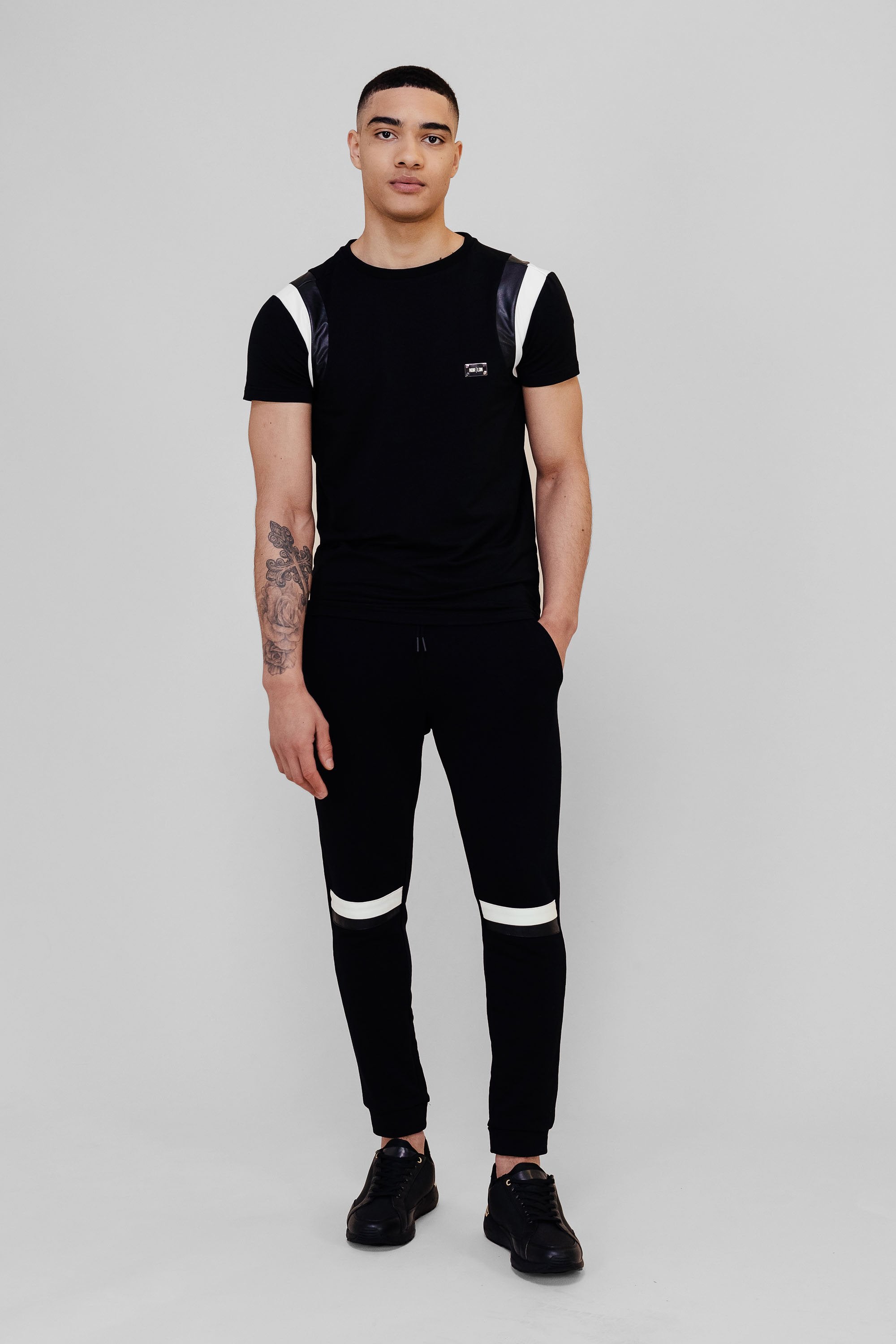 BLACK/LEATHER PANEL T-SHIRT