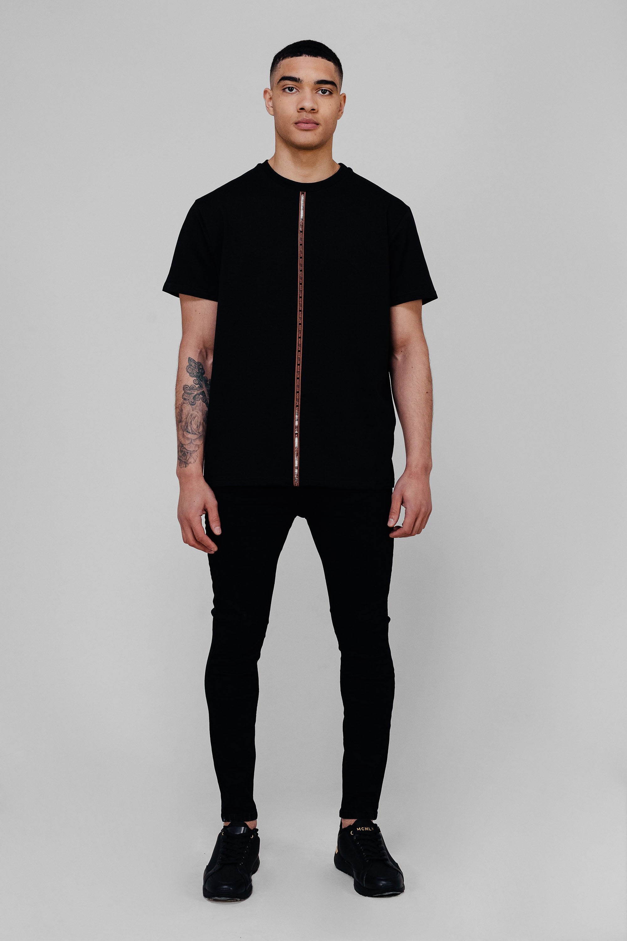 BLACK/ORANGE T-SHIRT