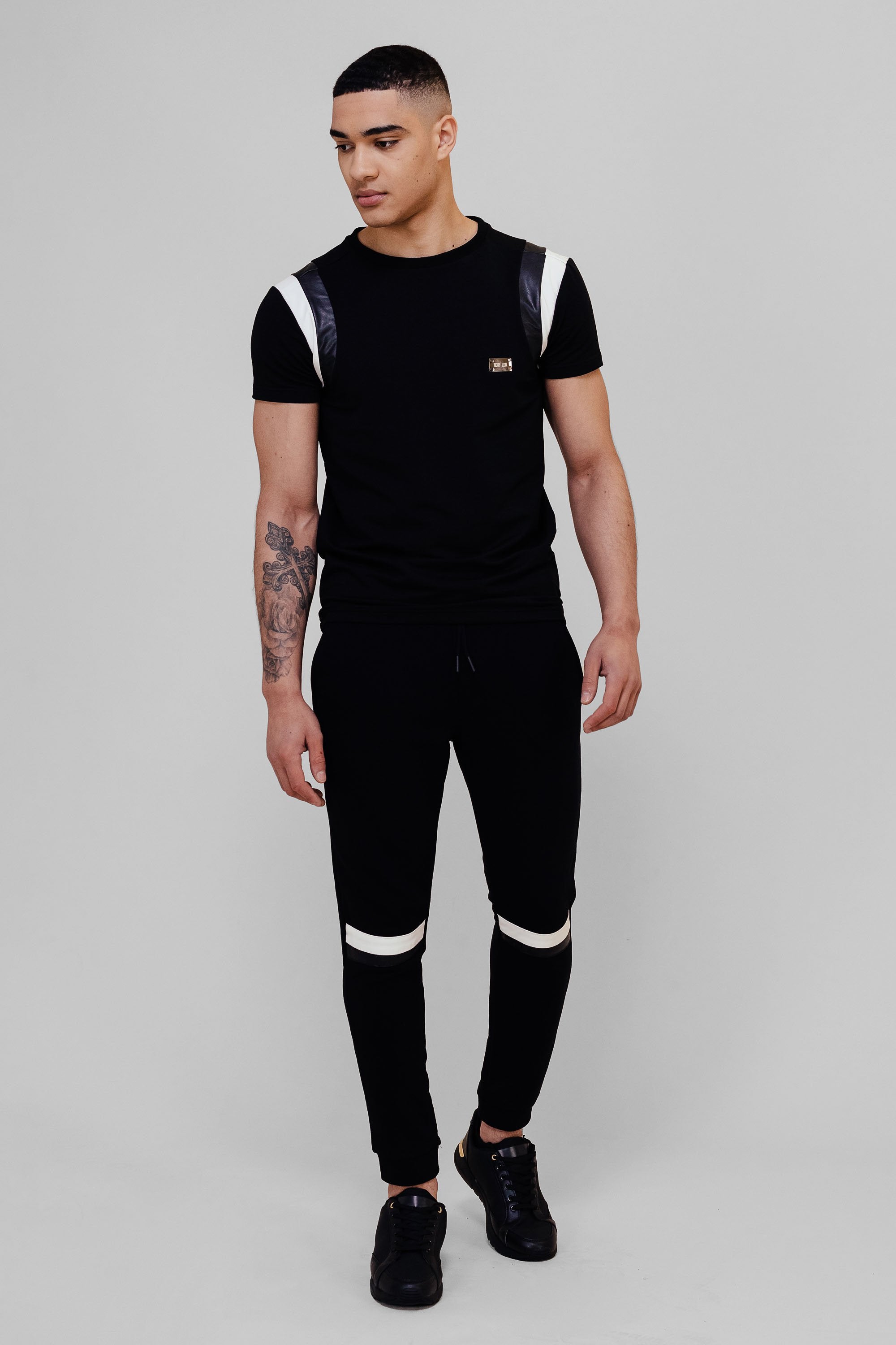 BLACK/LEATHER PANEL T-SHIRT